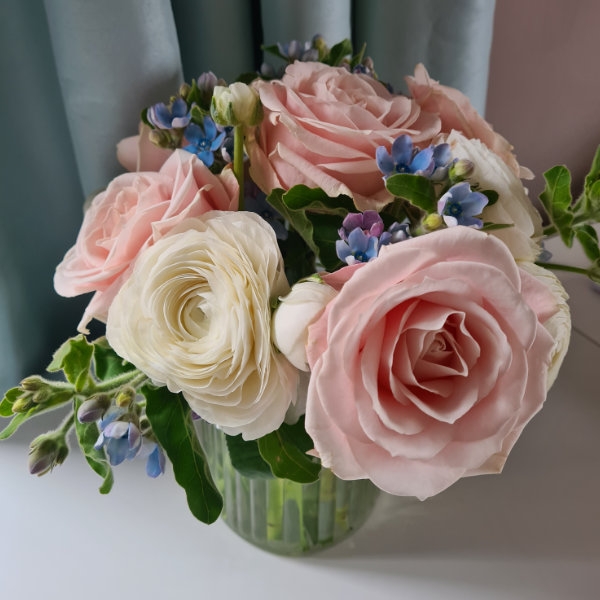 Cube Vase Arrangement February 17th 2027